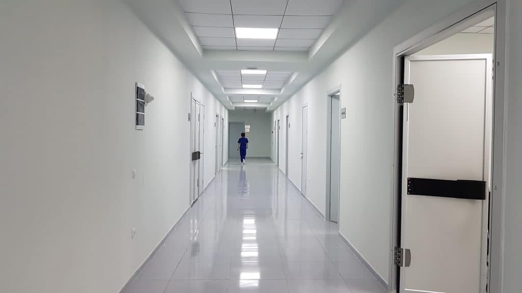 საგარეჯოში სროლის შედეგად დაჭრილებიდან სამი ადამიანი “ჯეოჰოსპიტალში” რჩება