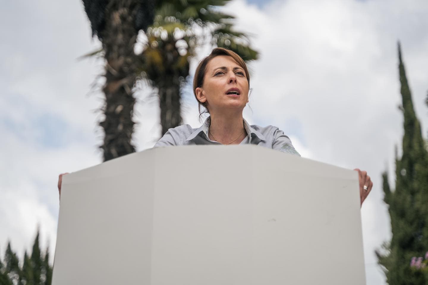 Frontnews image description