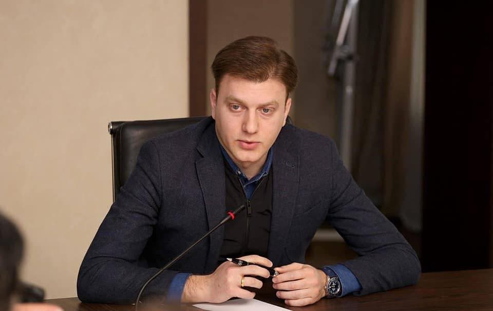 ვატო შაქარიშვილი – როცა ბიძინა ივანიშვილს მედიაზე წვდომასაც უზღუდავენ, ერთ დროს ავტორიტეტული საერთაშორისო გამოცემების პირველი გვერდები აჭრელებულია სააკაშვილის სიმულაციის ამსახველი ფოტოებით