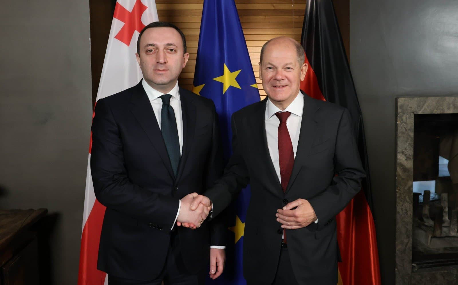 Frontnews image description