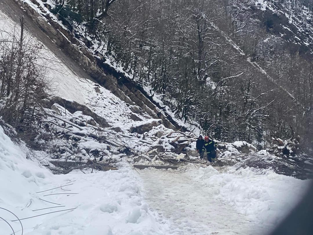ცაგერში ზვავის ჩამოწოლის დროს ავტომობილში მყოფი მამაკაცი გარდაიცვალა