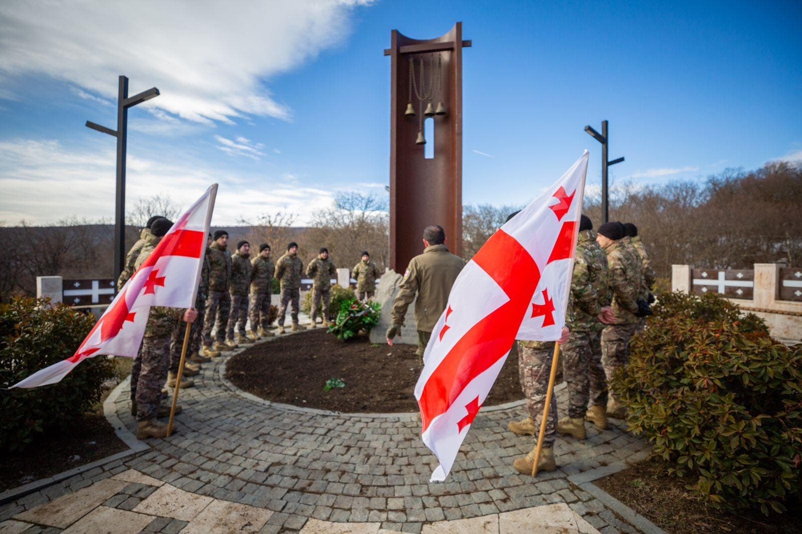 Frontnews image description