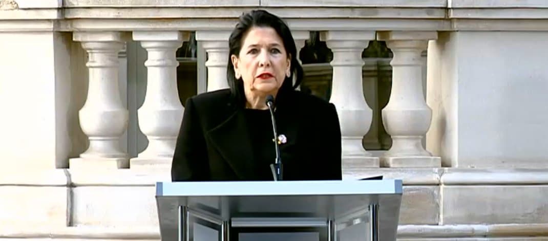 სალომე ზურაბიშვილი – არა სადღაც შუაში, არა გაუგებრობაში, არამედ ჩვენ ერთ მხარეს ვდგავართ, უკრაინის მხარეს!