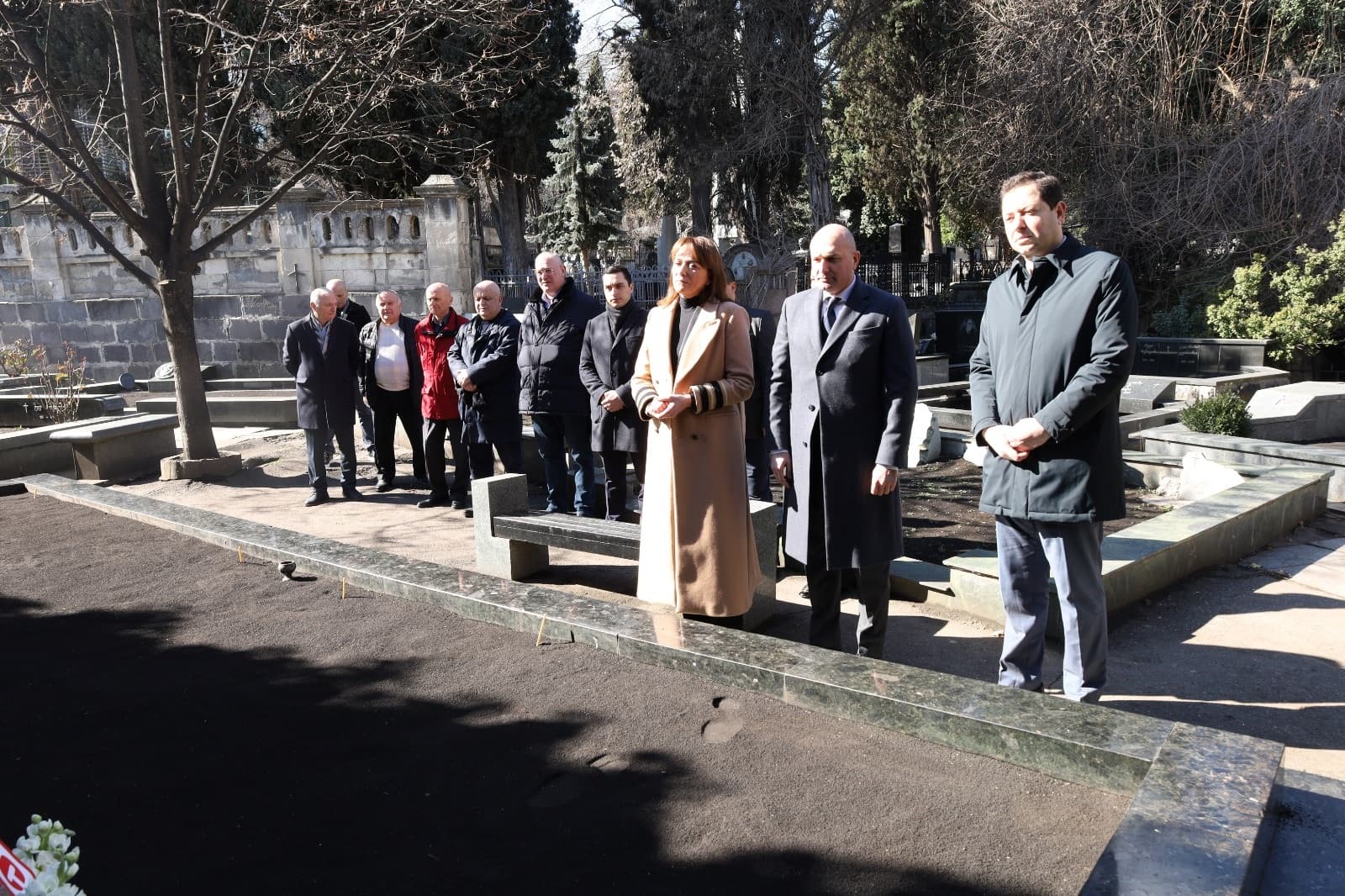 Frontnews image description