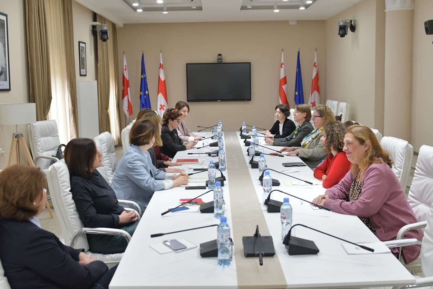 Frontnews image description