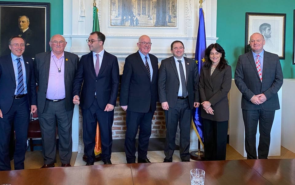 Frontnews image description