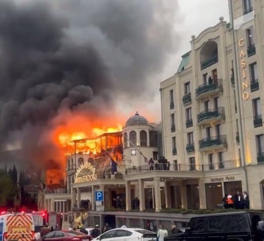 სასტუმრო “ამბასადორში” ხანძარია