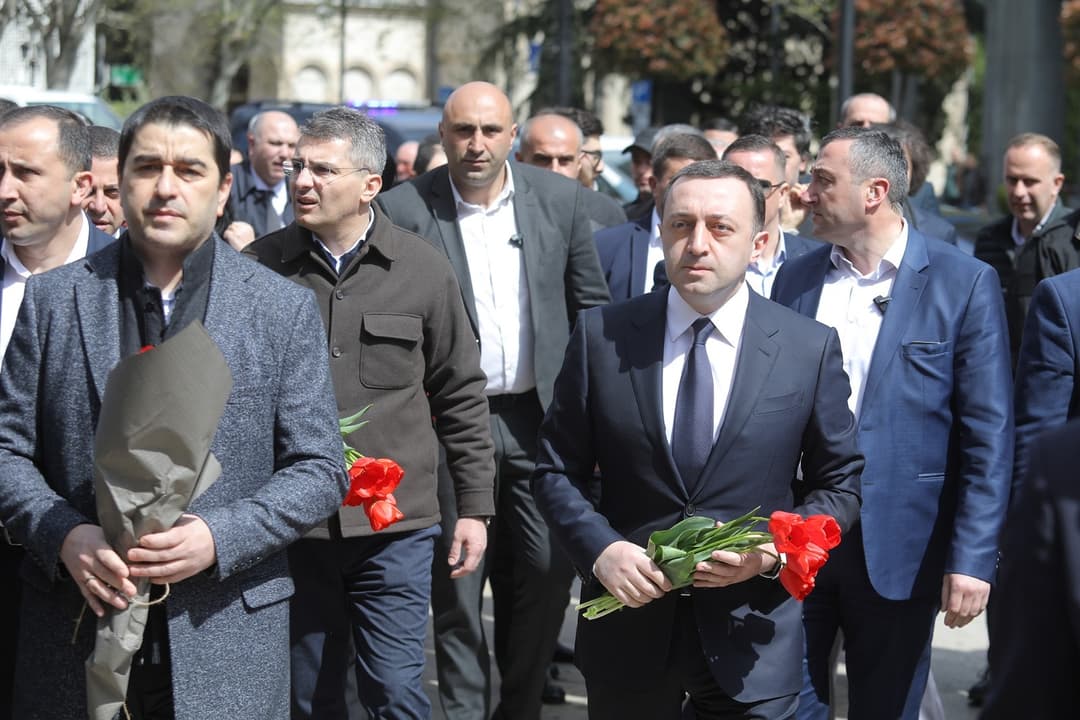 ირაკლი ღარიბაშვილმა 9 აპრილს დაღუპულ გმირთა ხსოვნას პატივი მიაგო