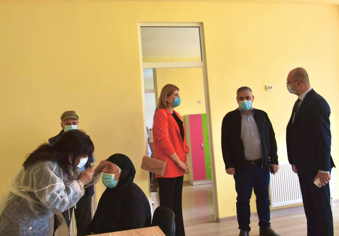 წყალტუბოში მცხოვრებ დევნილებს სამედიცინო გამოკვლევები ჩაუტარდათ