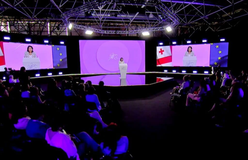 Frontnews image description