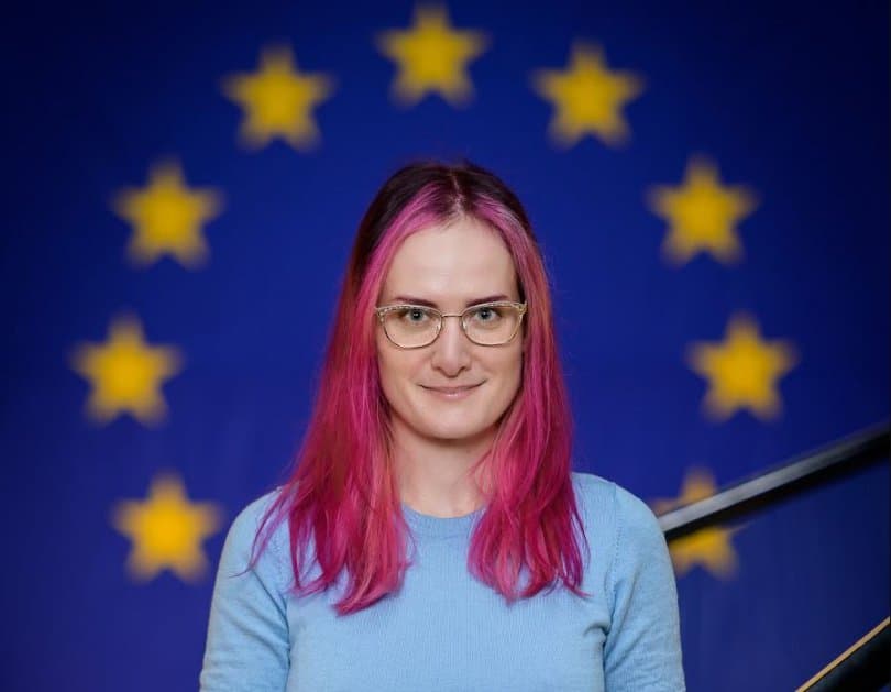 Frontnews image description