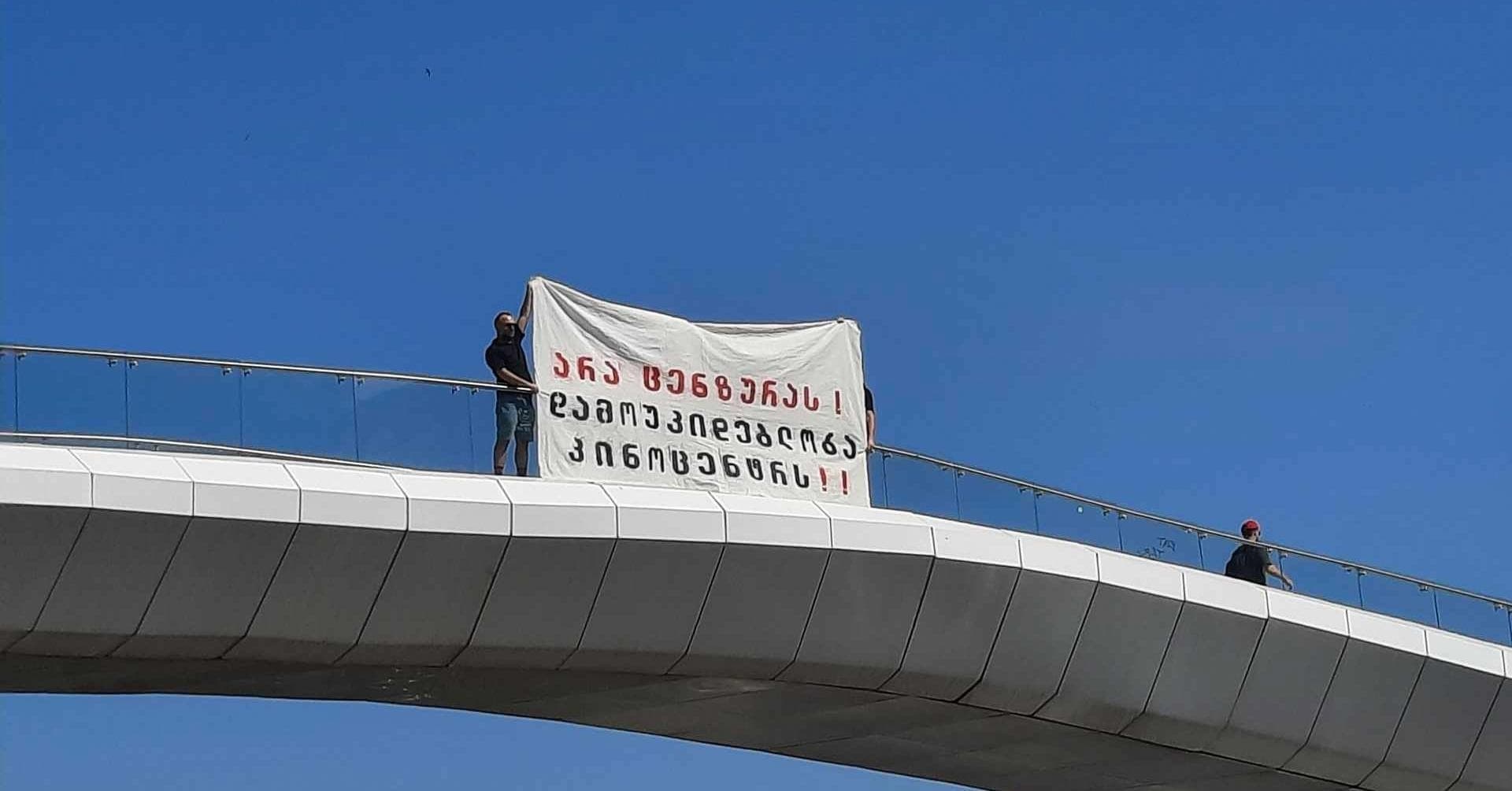 Frontnews image description