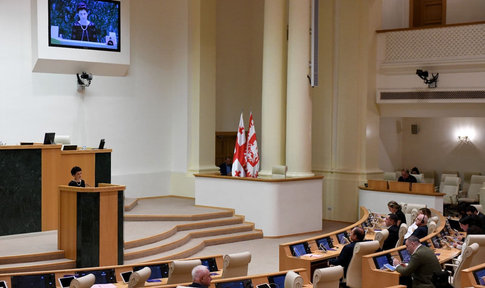 Frontnews image description