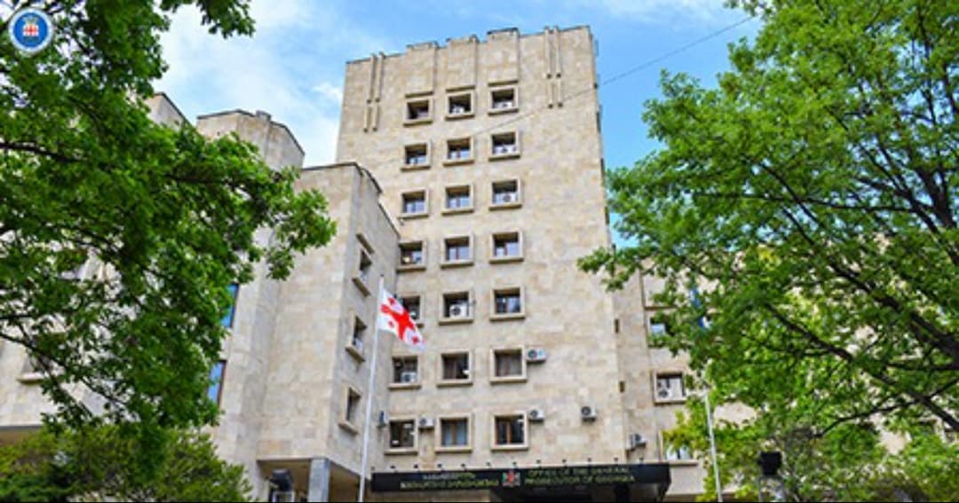 პროკურატურამ დამამძიმებელ გარემოებებში ჩადენილი განზრახ მკვლელობის ფაქტზე ერთ პირს ბრალდება წარუდგინა