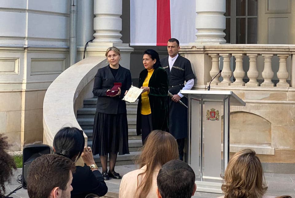 Frontnews image description