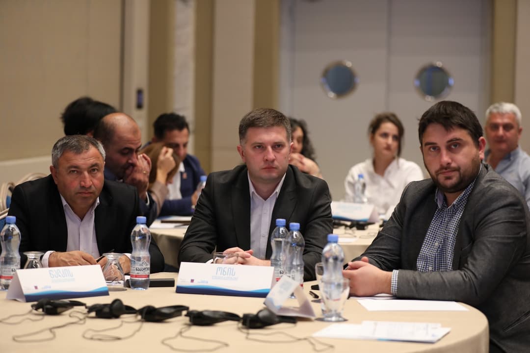 სერგი ხიდეშელი საქართველოს ადგილობრივ თვითმმართველობათა ეროვნული ასოციაციის კონფერენციას დაესწრო