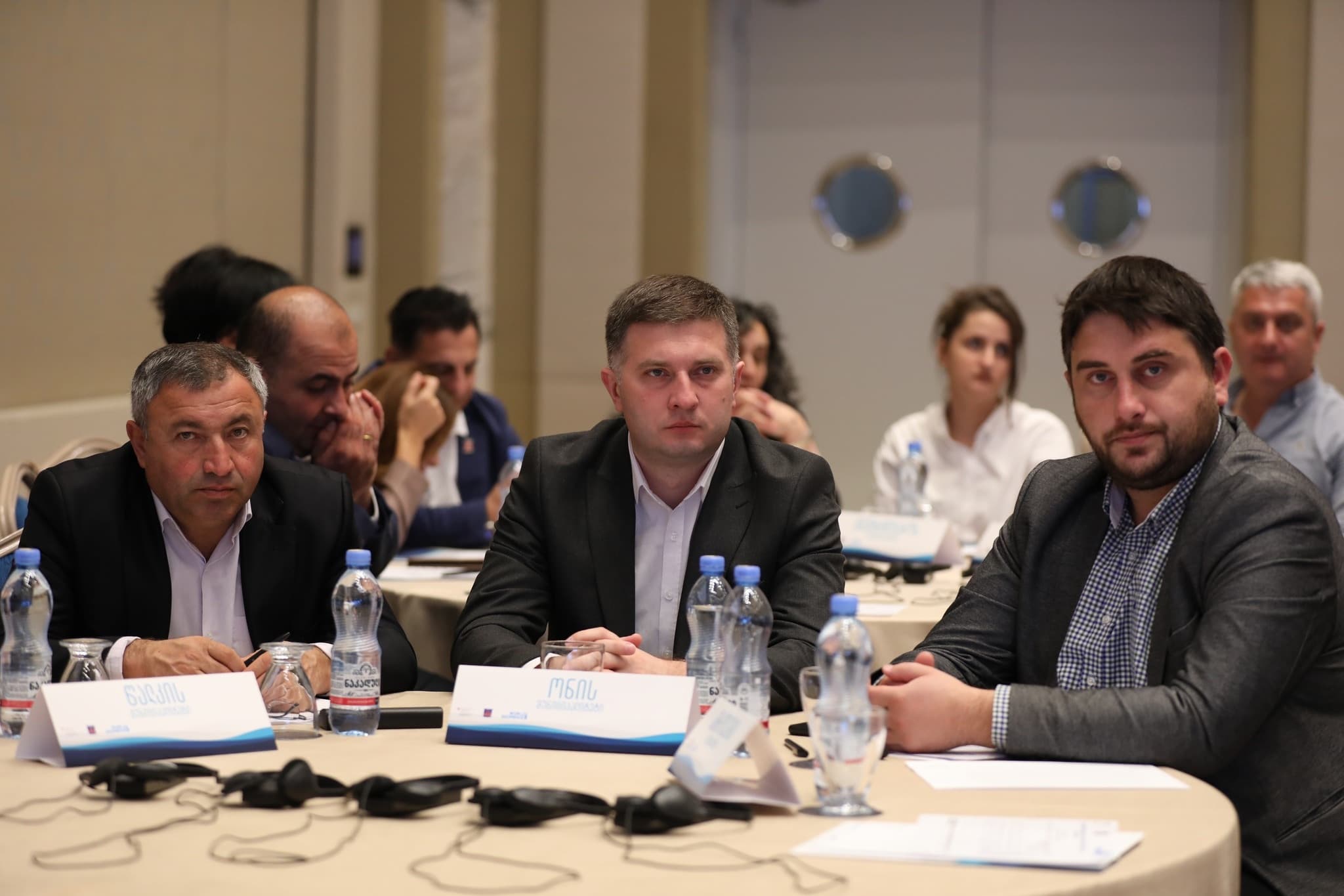 Frontnews image description