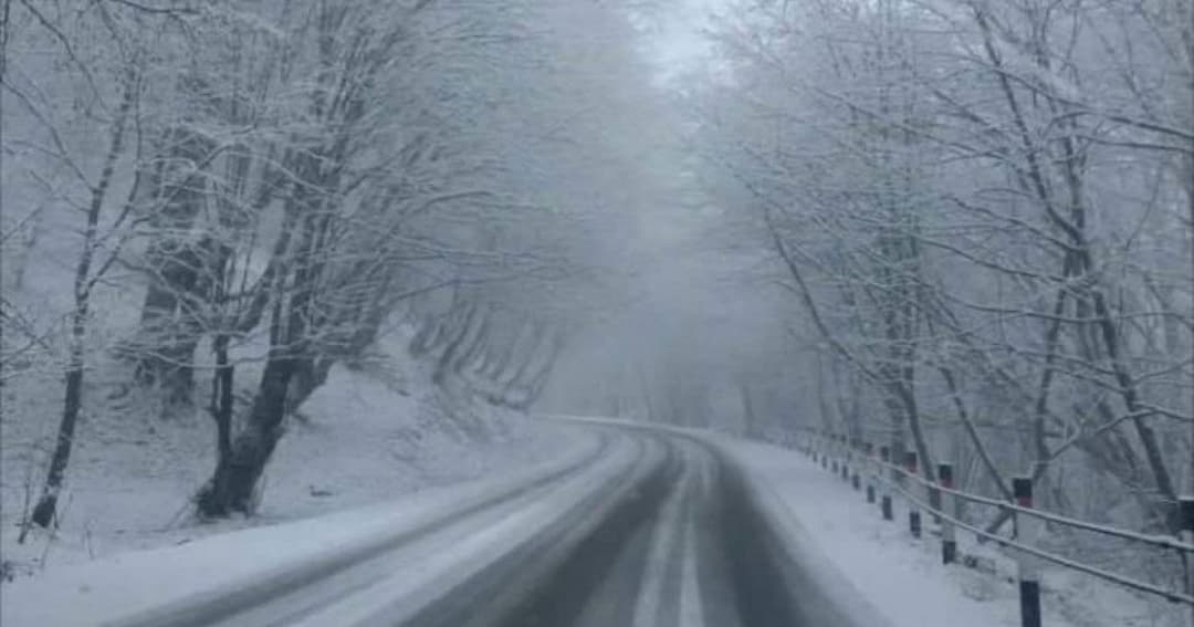 გოდერძის უღელტეხილზე ავტოტრანსპორტის მოძრაობა აკრძალულია