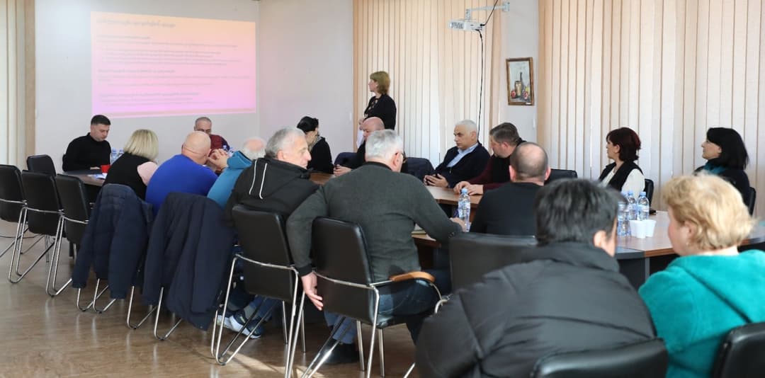 ონის მუნიციპალიტეტის მერიაში მუნიციპალიტეტის 2024 წლის ბიუჯეტის საჯარო განხილვა გაიმართა