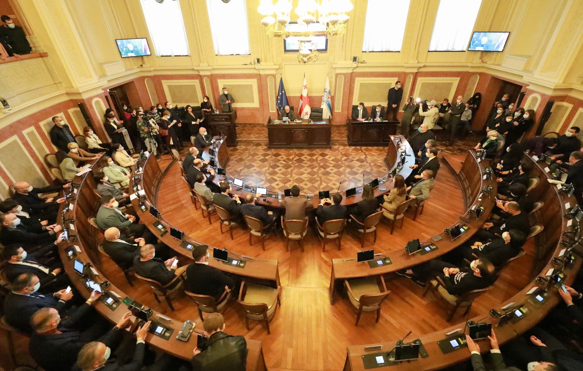 Frontnews image description