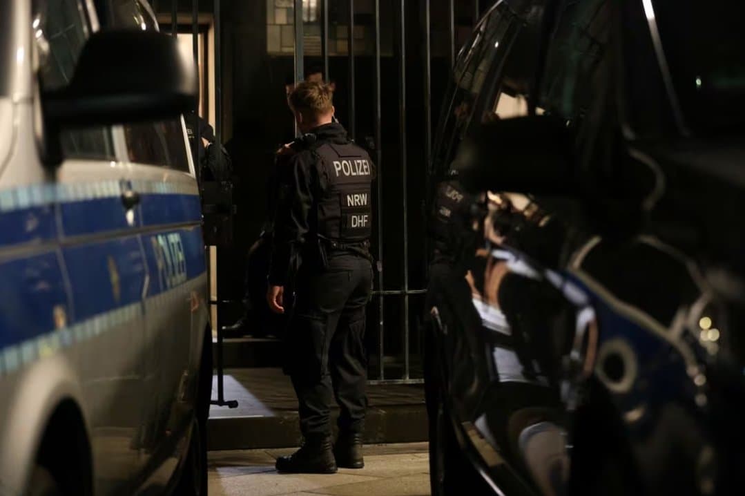 Frontnews image description