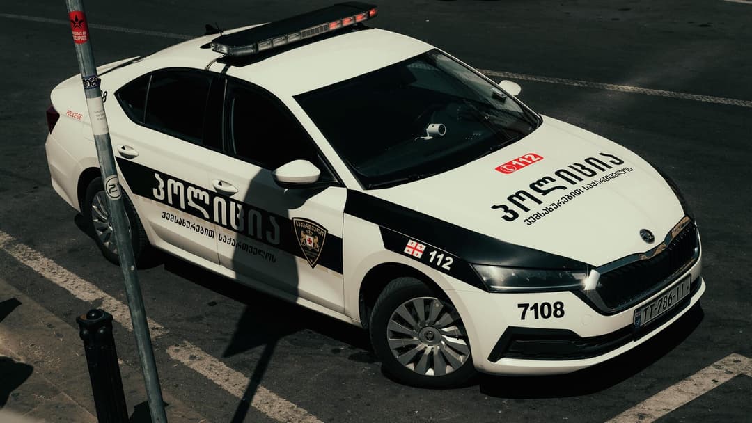 პოლიციამ დააკავა პირი, რომელიც ცინცაძის ქუჩაზე თიბისის ფილიალში შეიჭრა