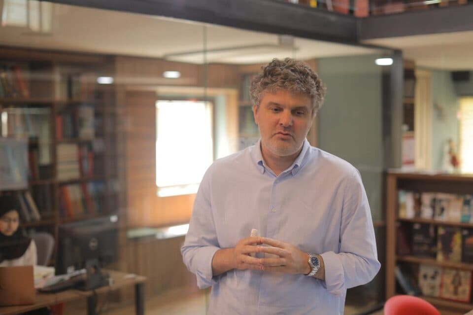 Frontnews image description