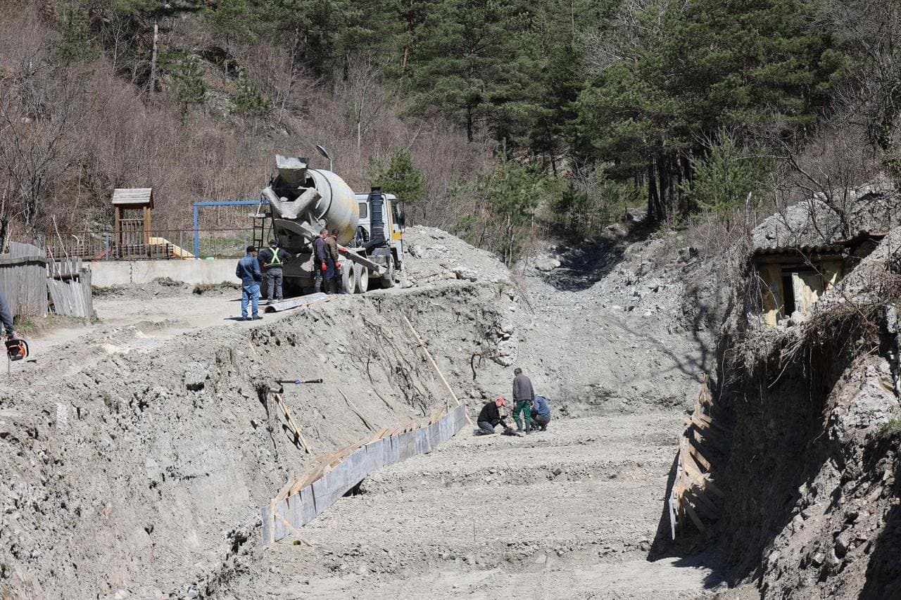 Frontnews image description