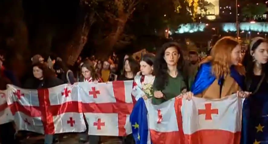 აქციის მონაწილეებმა მსვლელობა დღესაც გამართეს