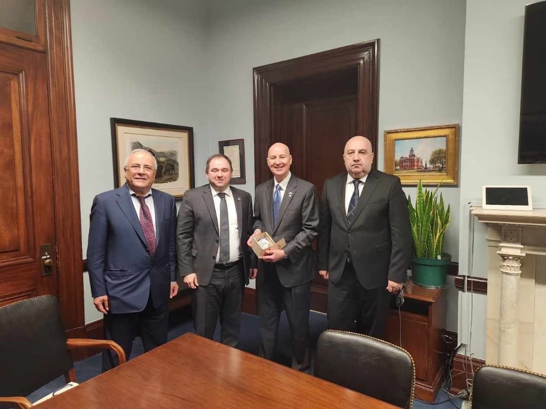 ნიკოლოზ სამხარაძე და დელეგაციის წევრები ჯინ შაჰინს და პიტ რიკეტს შეხვდნენ