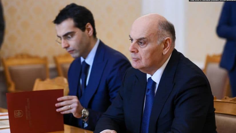 ასლან ბჟანიამ ინალ არძინბა “მინისტრობიდან” გაათავისუფლა