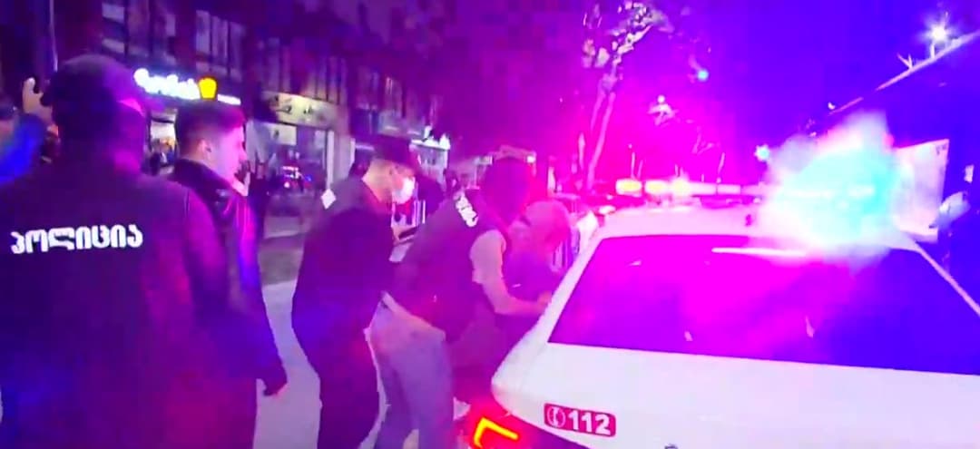 პოლიციამ აქციის რამდენიმე მონაწილე დააკავა