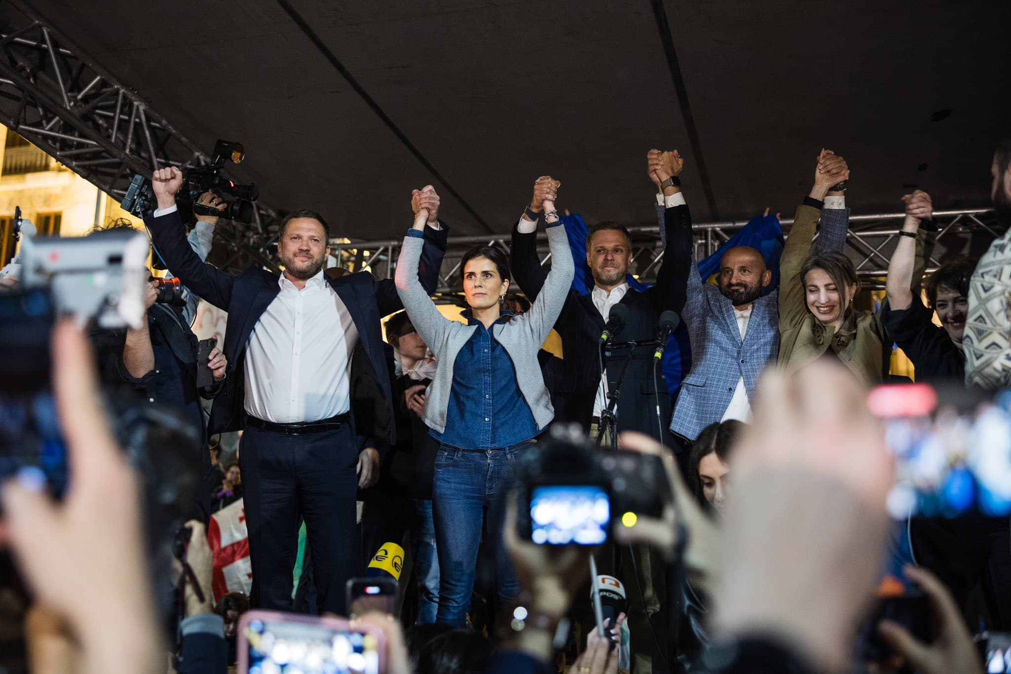 Frontnews image description