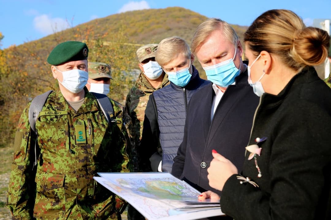 ესტონეთის თავდაცვის მინისტრი სოფელ ოძისში, საოკუპაციო ხაზთან იმყოფებოდა