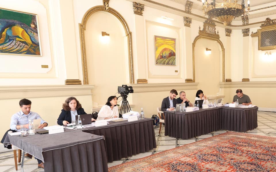 Frontnews image description