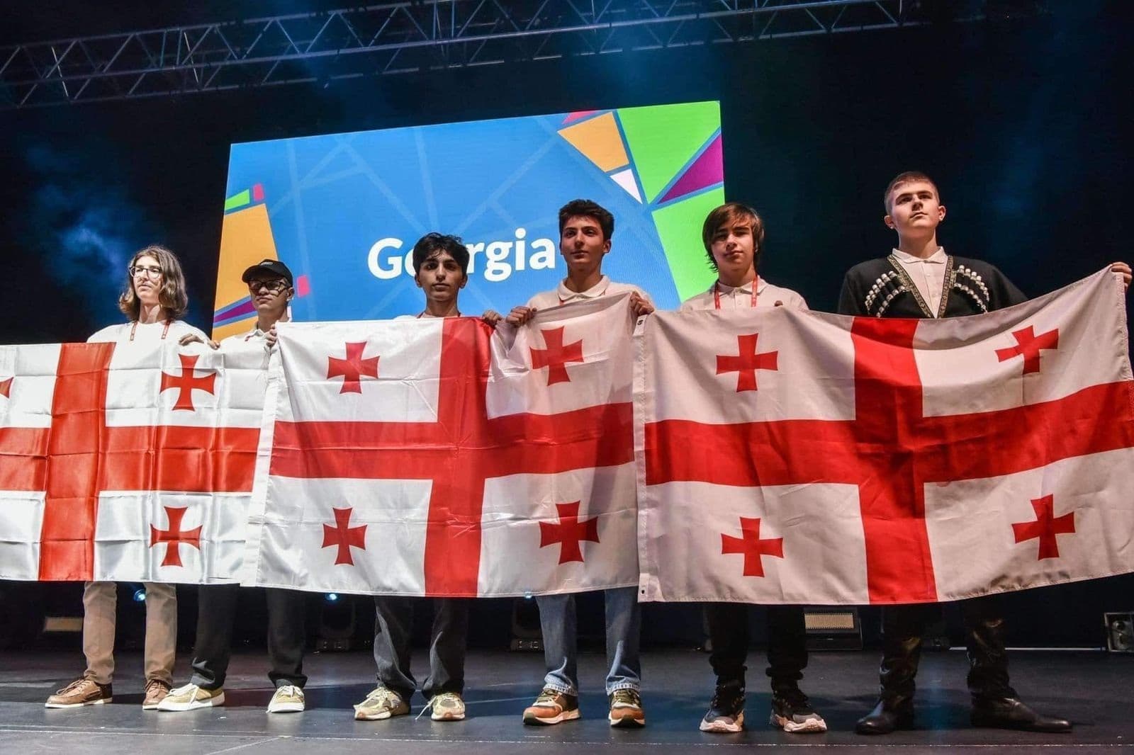 Frontnews image description