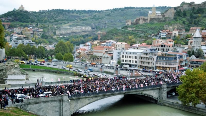 ასი ათასი მოწამის ხსენების დღესთან დაკავშირებით მეტეხის ხიდზე პარაკლისს გადაიხდიან