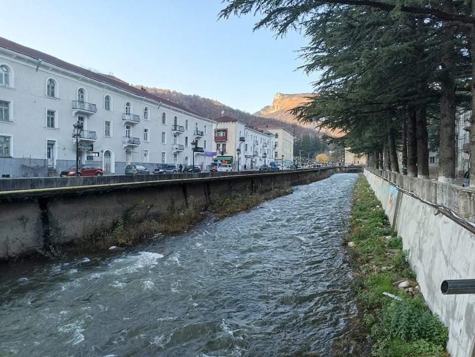 Frontnews image description