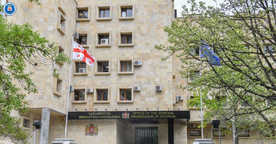 დამამძიმებელ გარემოებაში ჩადენილი მკვლელობის და მკვლელობის მცდელობისთვის ბრალდებულს თავისუფლების 16 წლით აღკვეთა მიესაჯა