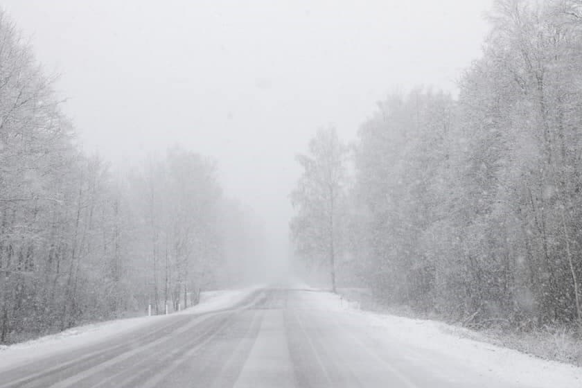 რთული მეტეოროლოგიური პირობების გამო საავტომობილო გზებზე შეზღუდვები მოქმედებს