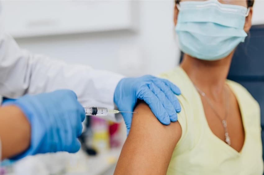 ვაქცინირებული პირებისთვის იზოლაციისა და კარანტინის ვადები მცირდება