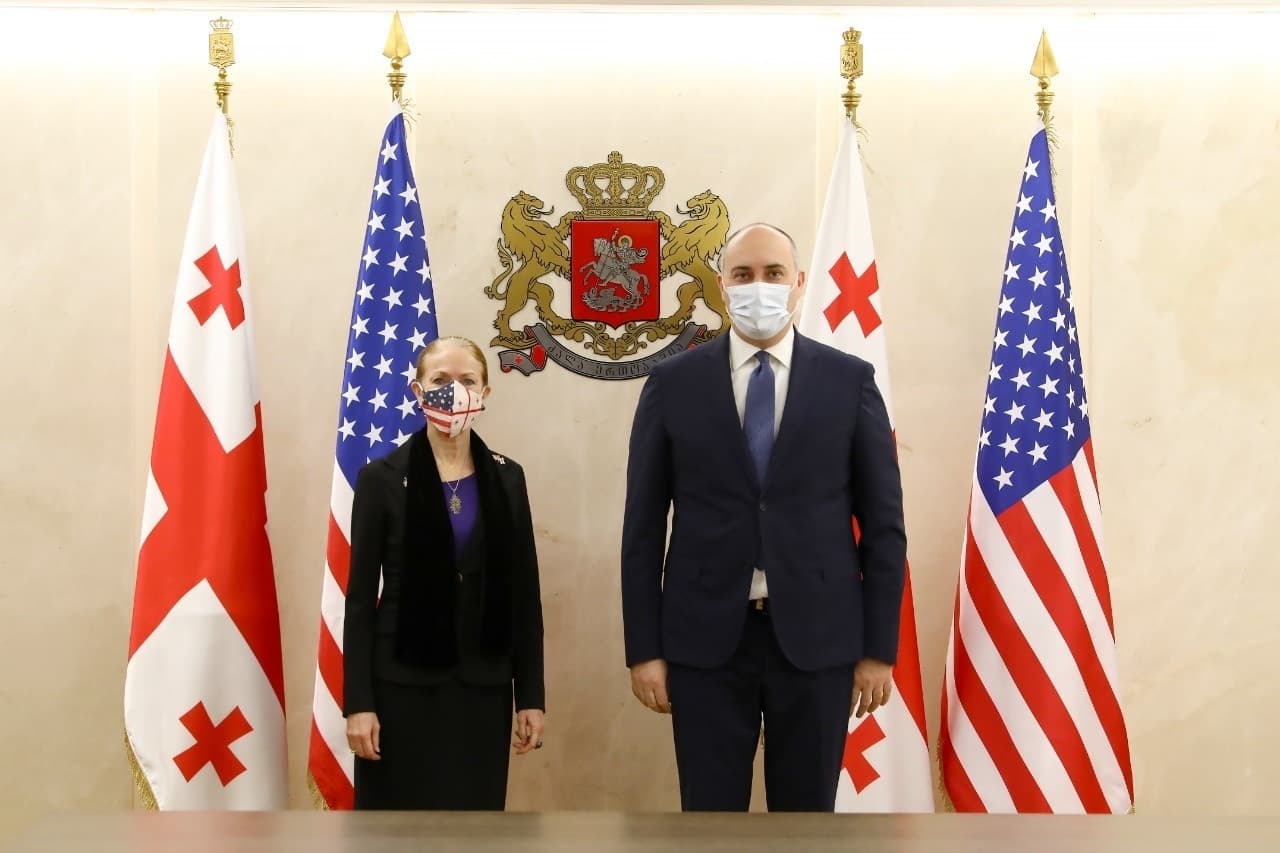 Frontnews image description