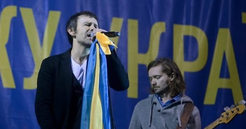 ვაკარჩუკი – ძვირფასო მიხეილ, არ ვამბობ “გამაგრდით”, რადგან თქვენ ამას ისედაც აკეთებთ, გისურვებთ არ დაკარგოთ იმედი