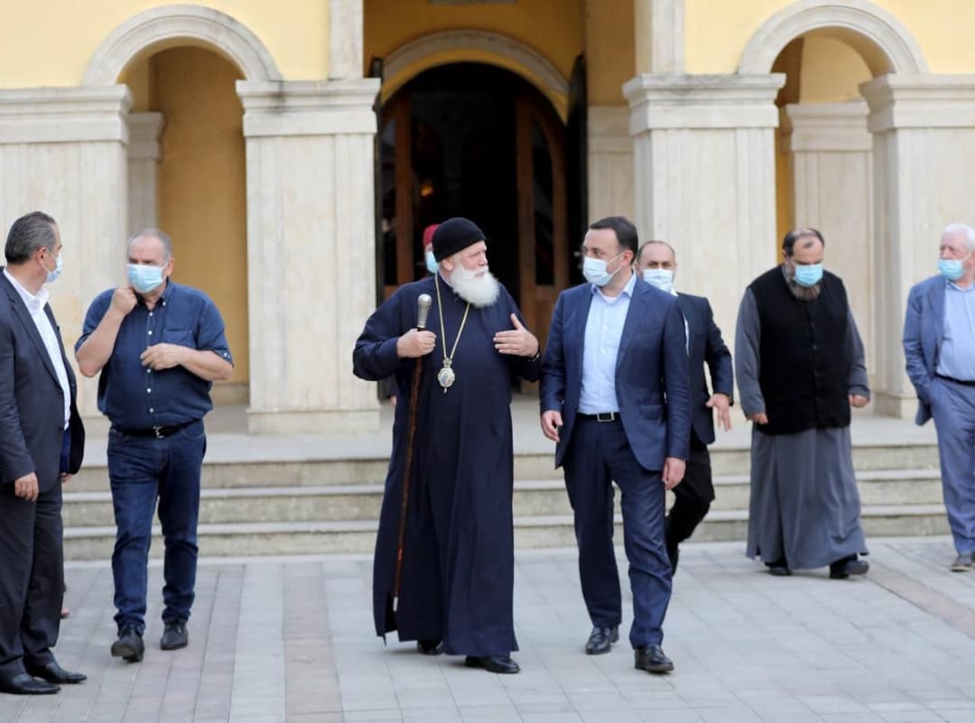 პრემიერ-მინისტრი ვანის საკათედრო ტაძარს სტუმრობდა