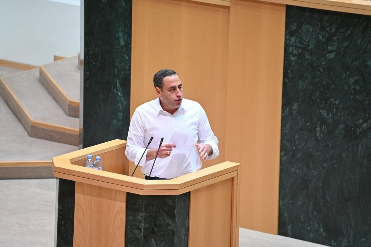 Frontnews image description