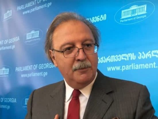 გრიგოლ ვაშაძე – ვინც ამბობს, რომ სახელმწიფოსთვის კანდიდატის სტატუსს არაფერი მოაქვს, ის ადამიანი კინწისკვრით უნდა გააგდოთ