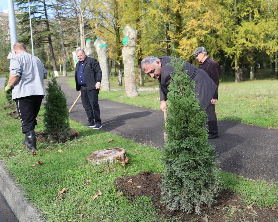 Frontnews image description