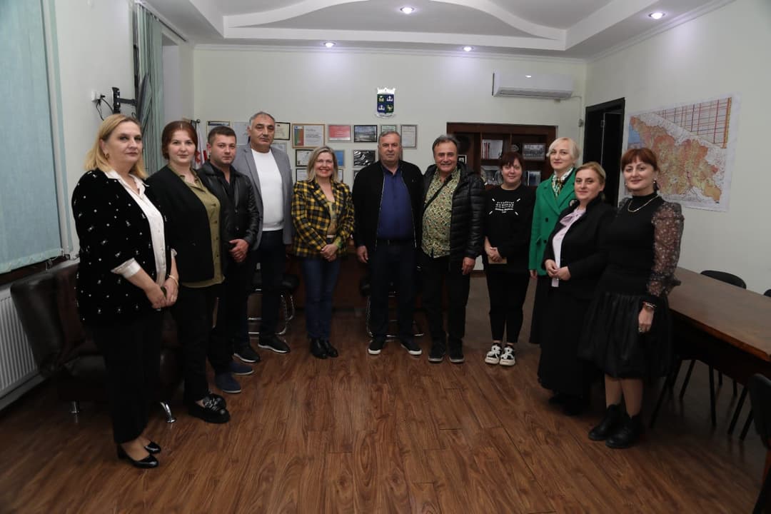 წყალტუბოს მუნიციპალიტეტის მერი და საკრებულოს თავმჯდომარე დამეგობრებული ქალაქის სალსომაჯორე-ტერმეს წარმომადგენლებს შეხვდნენ