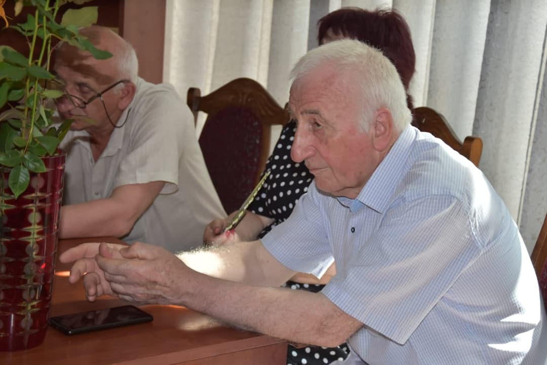 წყალტუბოს მთავარ ბიბლიოთეკაში მწერალ ავთანდილ ყურაშვილთან შეხვედრა გაიმართა