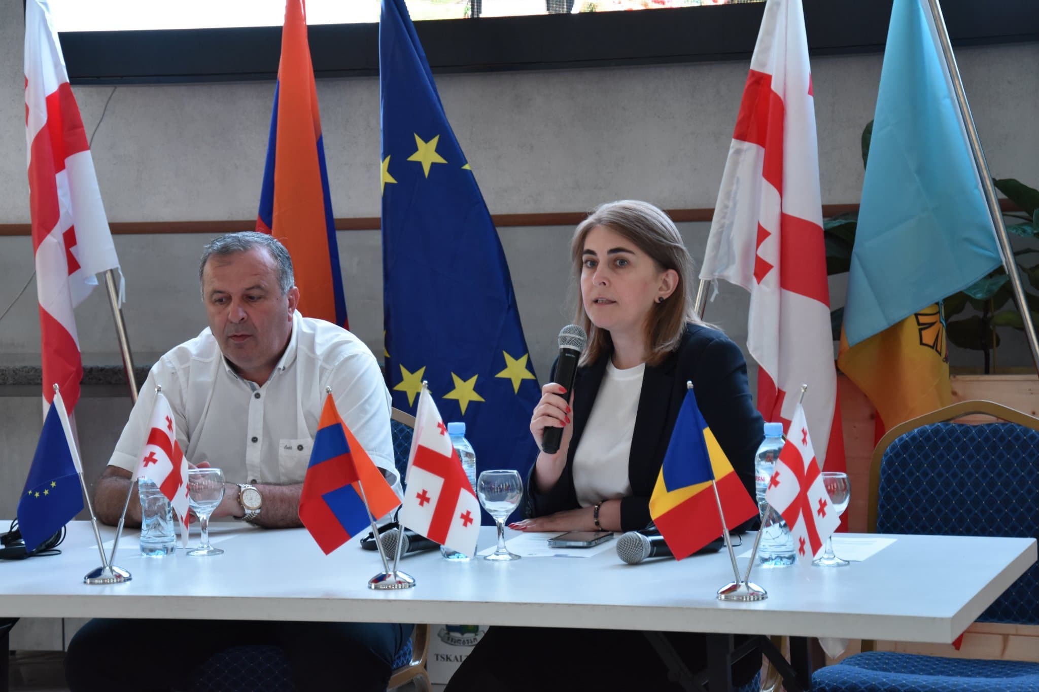 Frontnews image description